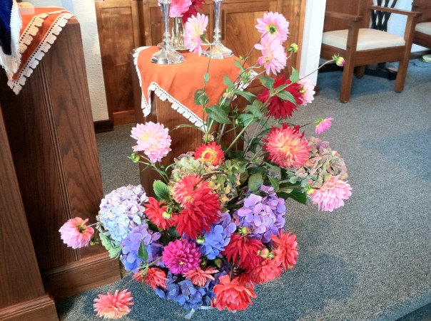 Rosh Hashanah Flowers arranged by Nicole for Temple Beth El